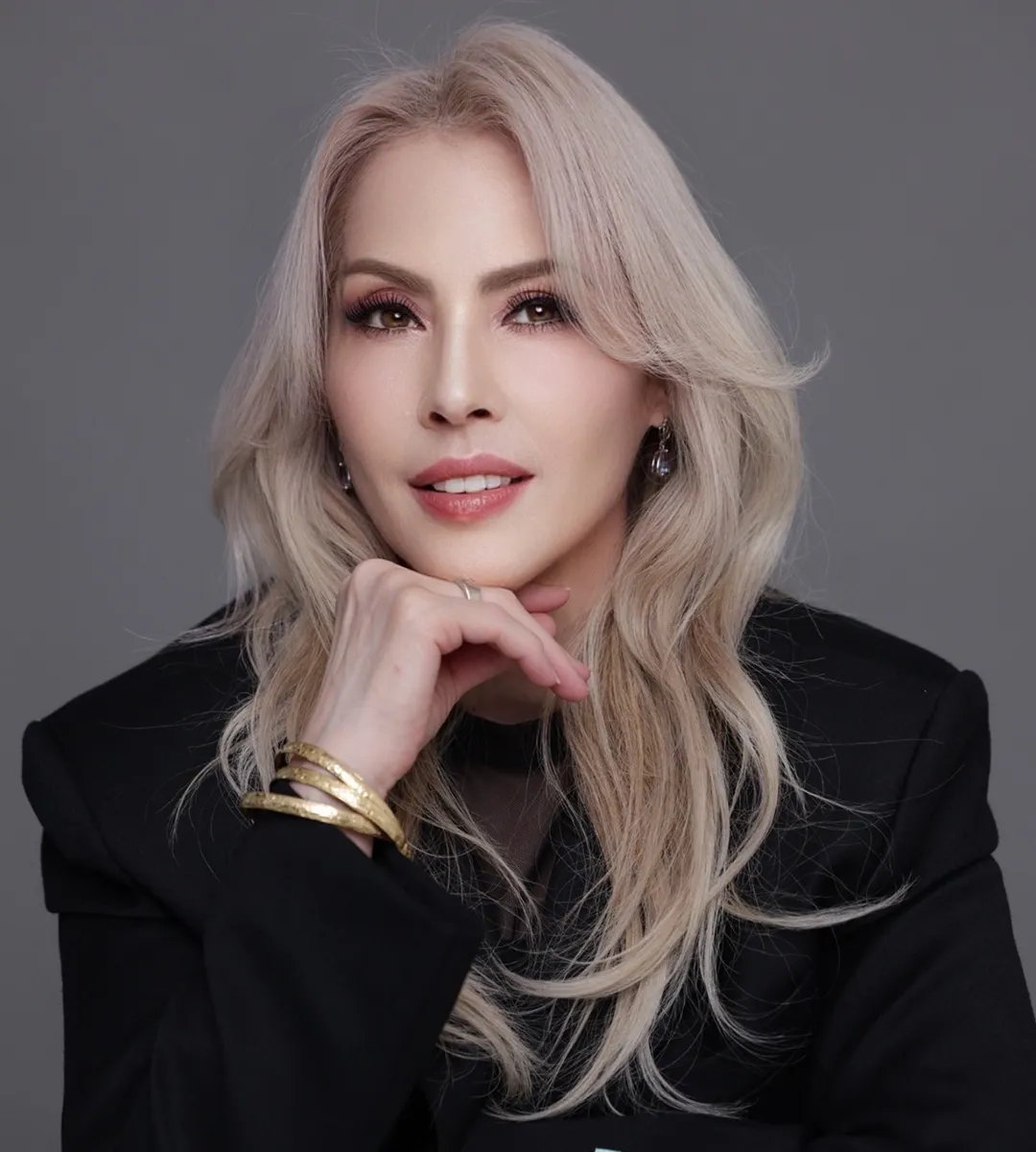 Lyris Verdura-Dominic